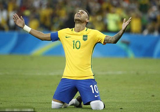 进攻受阻！灰熊半场无人得分上双，三分命中率仅为13.3%（灰熊半场哑火：无一人得分上双，三分仅13.3%）