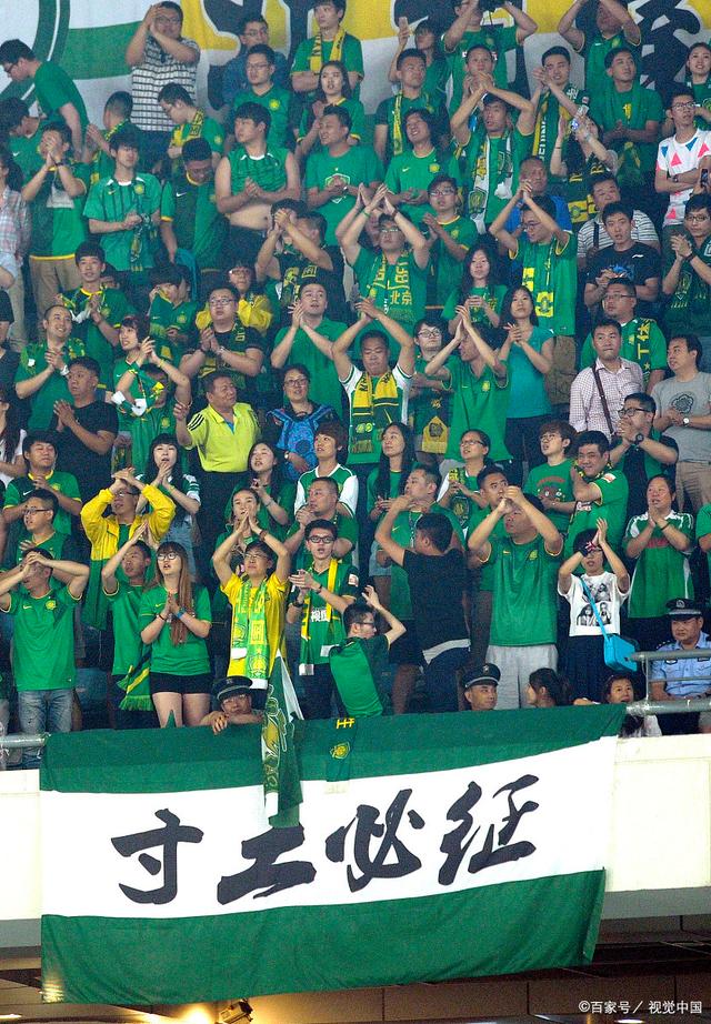 独领风骚，目前欧冠前8球队英超占4席，其余四大联赛各出1队（欧冠八强英超占据半壁江山，其余四大联赛各仅一队晋级）