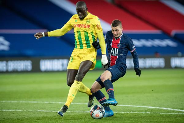 记者：哲凯赖什手指骨折，但他带伤坚持参加比赛和训练（记者披露：哲凯赖什手指骨折，仍带伤参加比赛与训练）