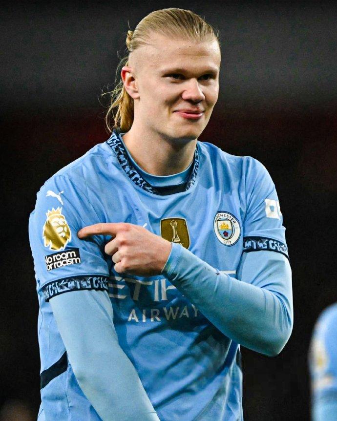 记者：库尔图瓦也伤了，将不会参加11月份国家队比赛（记者：库尔图瓦因伤缺席11月国家队赛事）