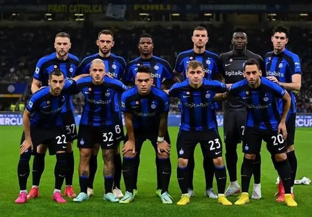 TA跟队：姆巴佩和卡马文加没有参加皇马今天的训练（TA随队记者：姆巴佩与卡马文加缺席皇马今日训练）