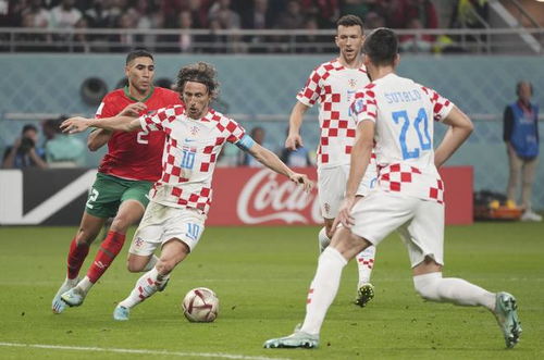 尼克斯vs猛龙前瞻：猛龙背靠背作战，尼克斯冲击4连胜（尼克斯战猛龙前瞻：猛龙背靠背体能受考验，尼克斯力拼四连胜）