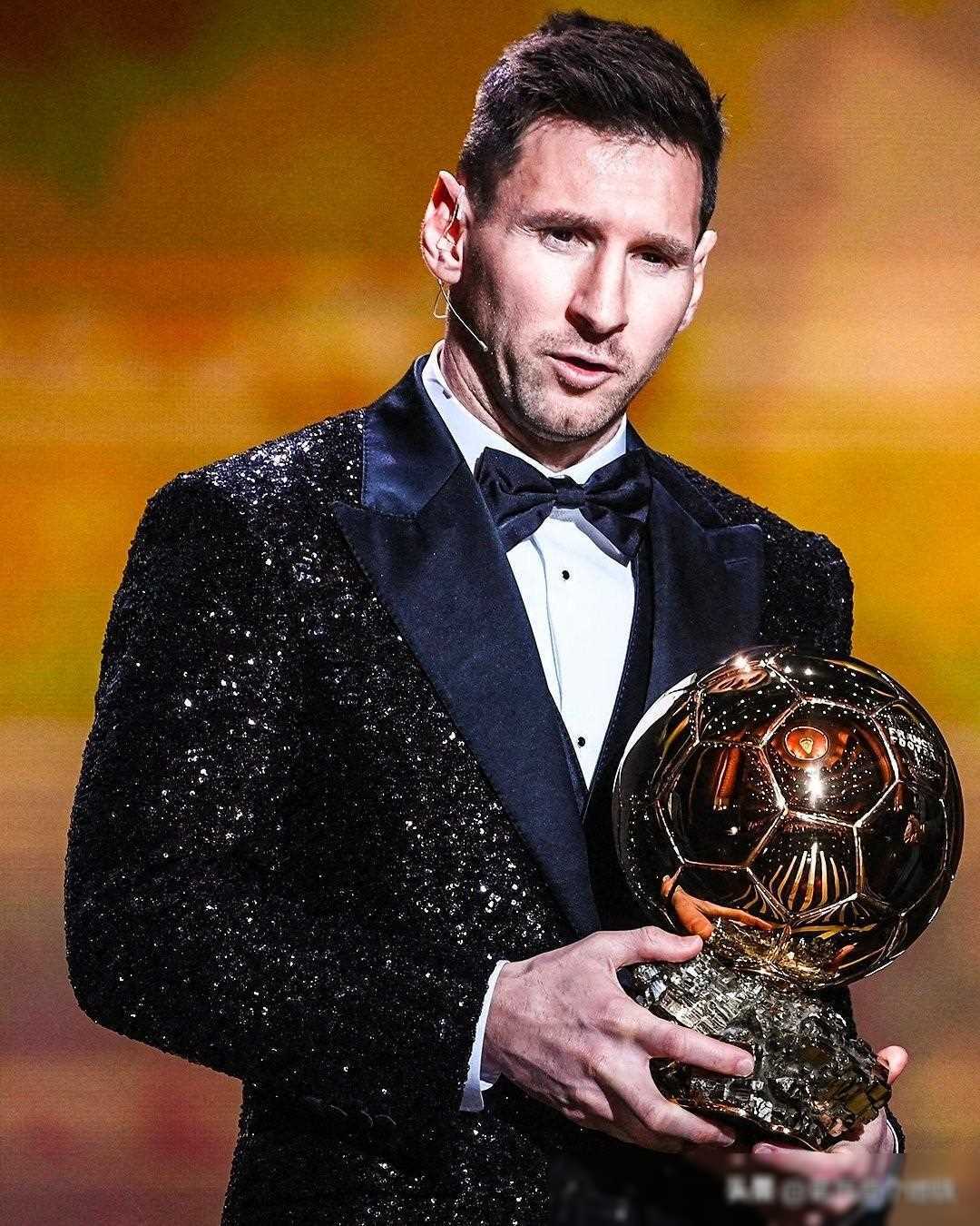 里昂遭巴黎绝杀，拉卡泽特：里昂好样的，11打12可不容易啊（里昂被巴黎读秒绝杀，拉卡泽特：为球队骄傲，十一打十二太难了）