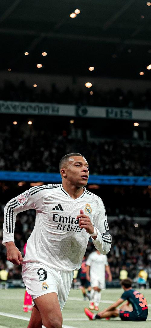 足球英超冬窗“标王”浮现，转会费惊人（英超冬窗最贵交易出炉 转会费数额惊人）