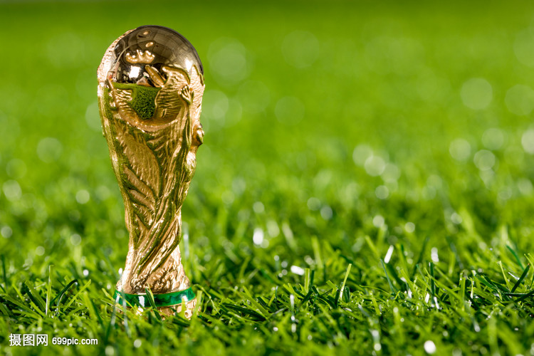 半场战报：亚特兰大1-0佛罗伦萨，德凯特拉雷助攻奥迪隆破僵（半场速递：亚特兰大1-0领先佛罗伦萨，德凯特拉雷助攻奥迪隆打破僵局）