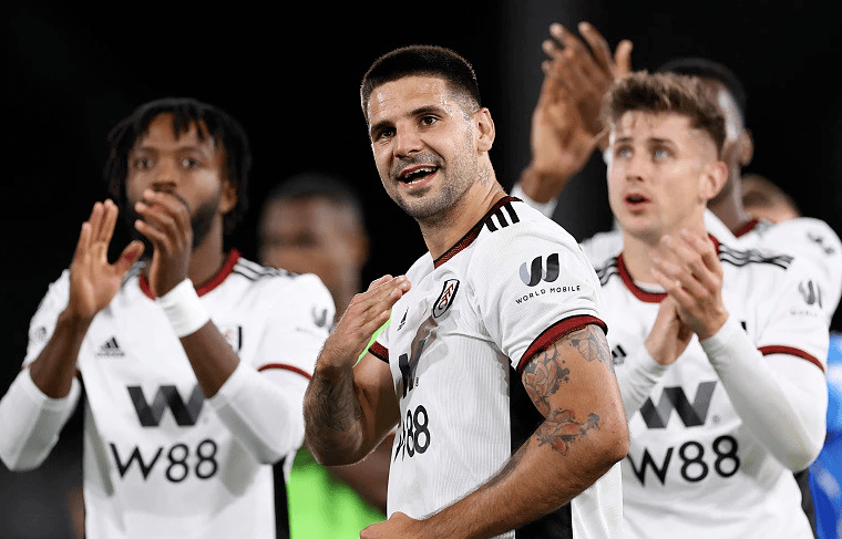 足球联赛积分榜最新动态（足球联赛积分榜即时更新）