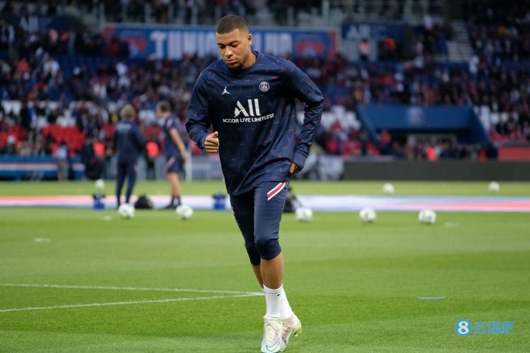 欧冠八强全部出炉，新贵强势晋级引爆热议（欧冠八强尘埃落定，新贵强势突围引发热议）