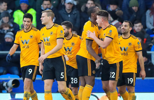 靶心聚力燃少年激情，上海市中小学生展现射击活力（对准靶心点燃青春激情，上海中小学生尽展射击风采）