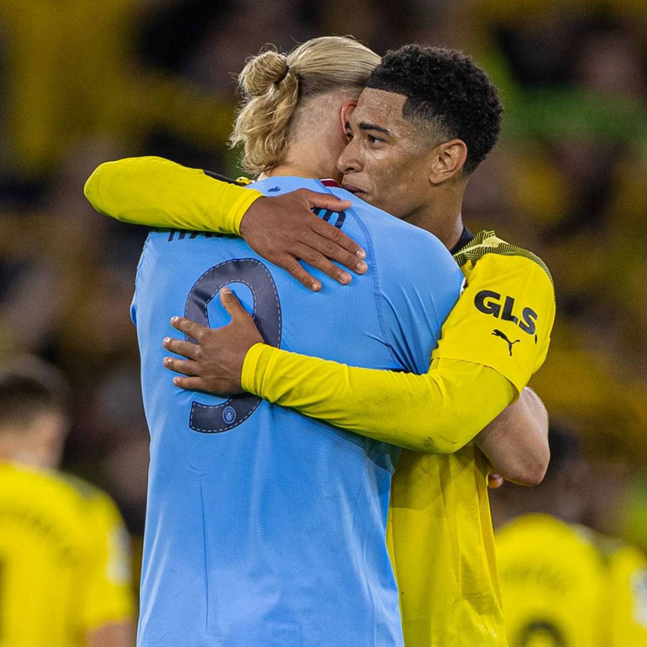 记者：恰尔汗奥卢右腿内收肌拉伤，阿切尔比右腿屈肌拉伤（队内伤情更新：恰尔汗奥卢右腿内收肌、阿切尔比右腿屈肌拉伤）