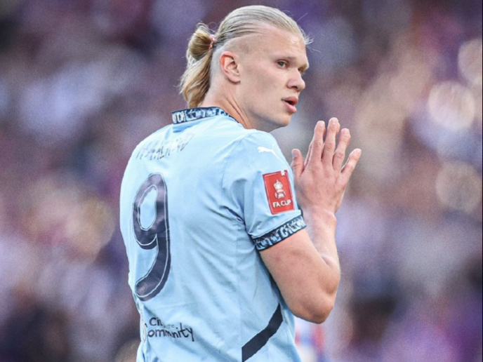 卡洛斯：C罗是所有球员的榜样；相比小罗我更爱去大罗的派对（卡洛斯：C罗堪称球员标杆；相比小罗，我更爱参加大罗的派对）