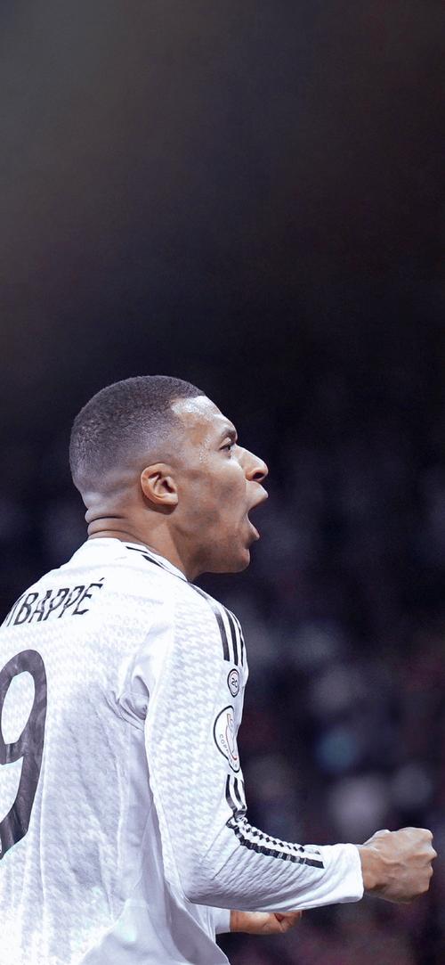 英媒盘点与主帅闹僵球员结局：小贝基恩C罗离队，希勒遭弃用（英媒梳理与主帅闹僵球员结局：贝克汉姆、基恩与C罗离队，希勒遭雪藏）