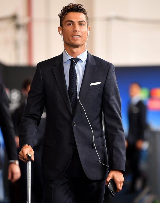 布伦森过去7场比赛场均31.6+6，复出后尼克斯4胜1负（布伦森近7场场均31.6分6助攻，复出后助尼克斯取得4胜1负）